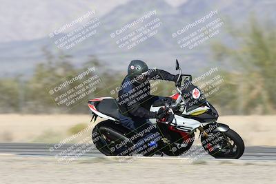 media/Dec-01-2025-Moto Forza (Mon) [[2daa91e15f]]/2-Intermediate Group/Session 3 (Turn 7 Inside Pans)/